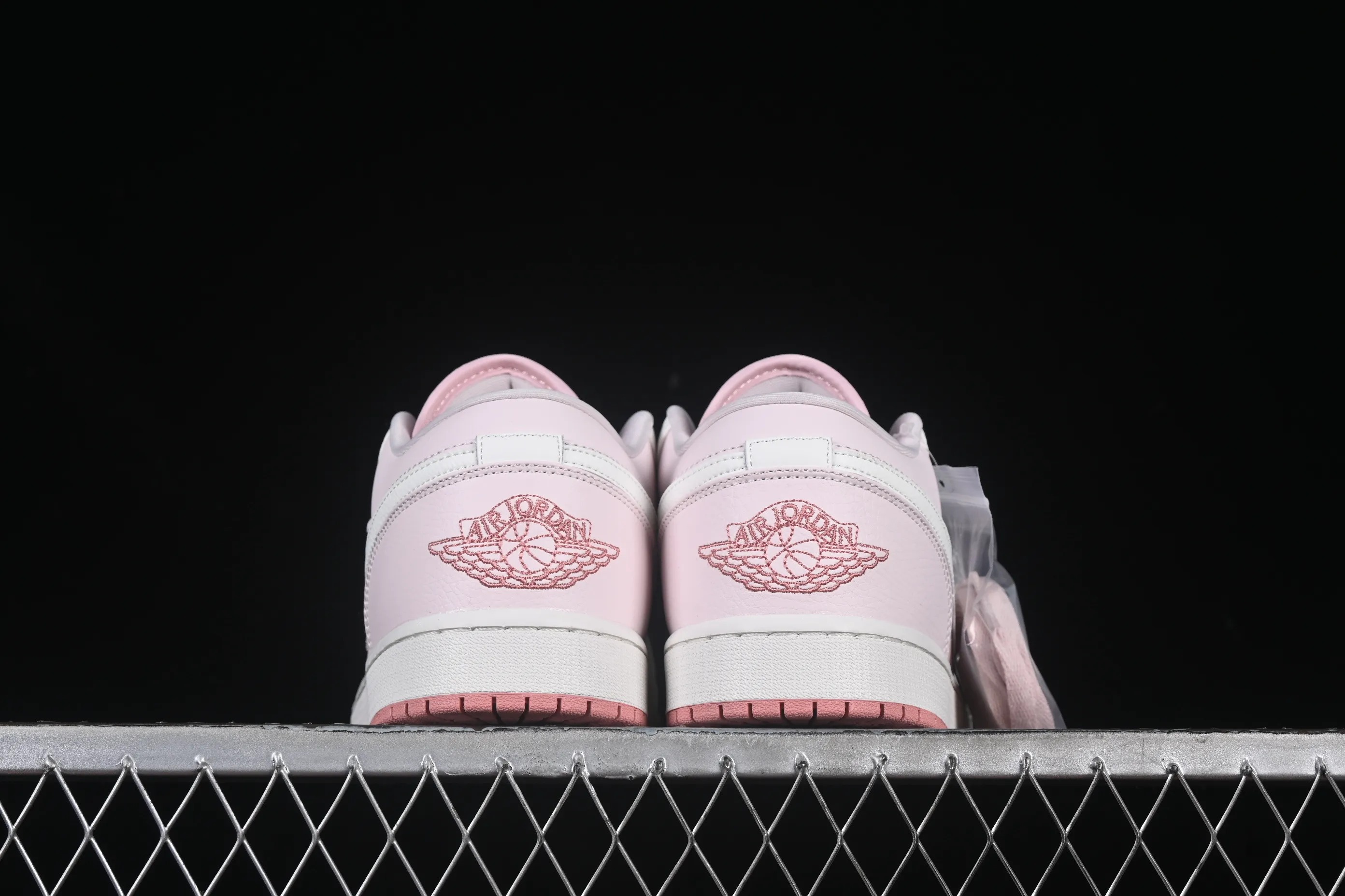 All categories Air Jordan Jordan series basketball shoes Air Jordan 1 Low Air Jordan 1 Low AJ1 Joe 1 girly pink low-top cultural casual sneakers IH0823-611